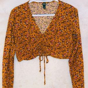 Cropped floral print shirt